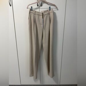 NWT House of Harlow beige pants .